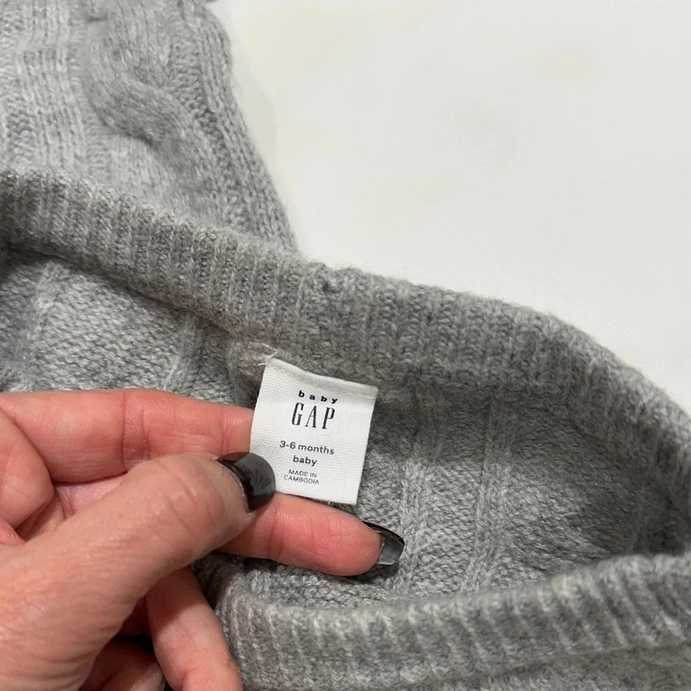 Gap Gray Cable Knit Sweater and Pants Set